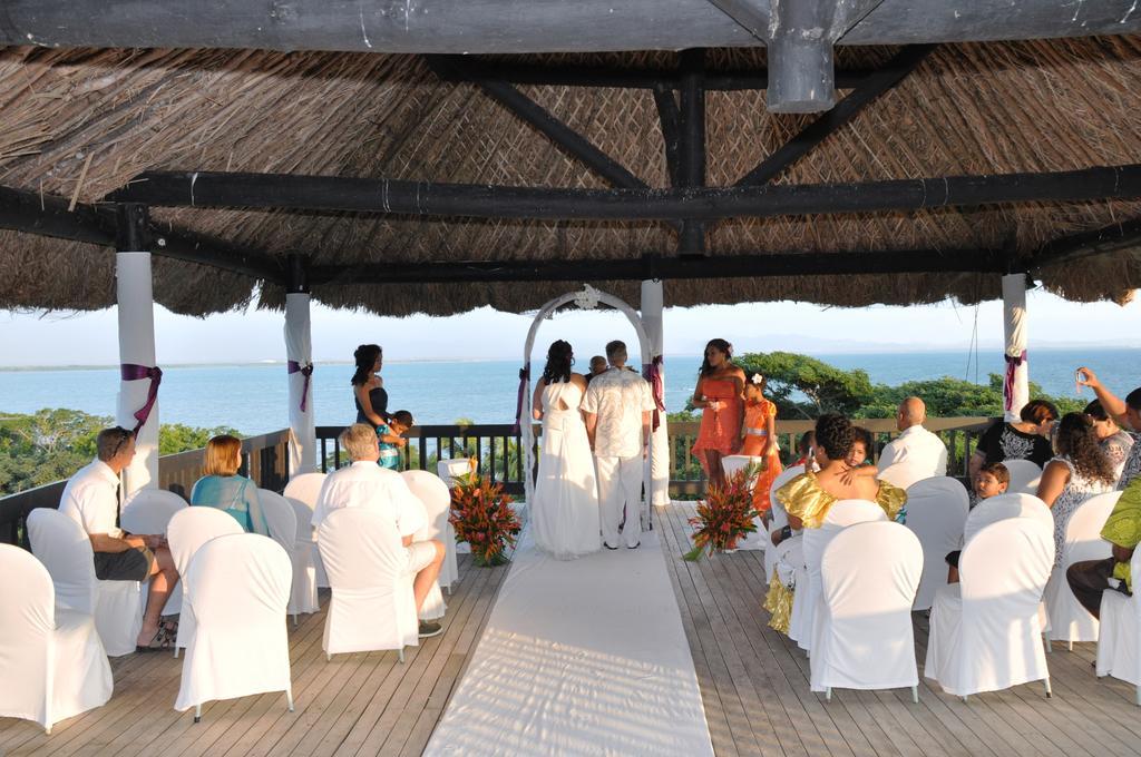 Anchorage Beach Resort Viseisei Esterno foto